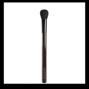 kevyn aucoin the contour brush!